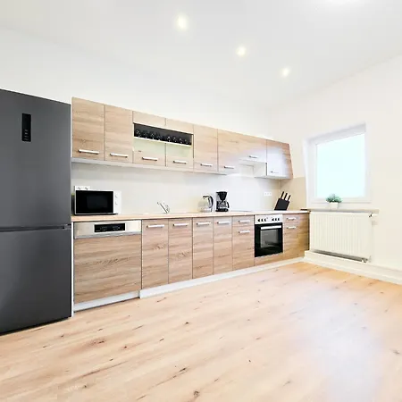 Tolstov - 5 Attic - 3 Bathrooms- Citycenter - 25 Min To Messe Dus