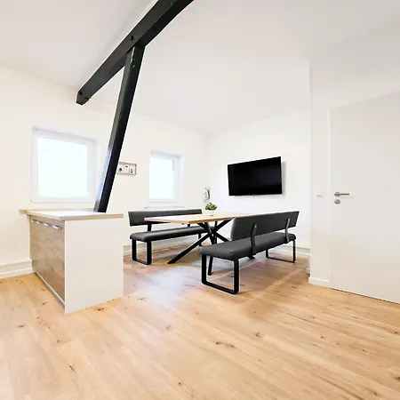 Tolstov - 5 Attic - 3 Bathrooms- Citycenter - 25 Min To Messe Dus *