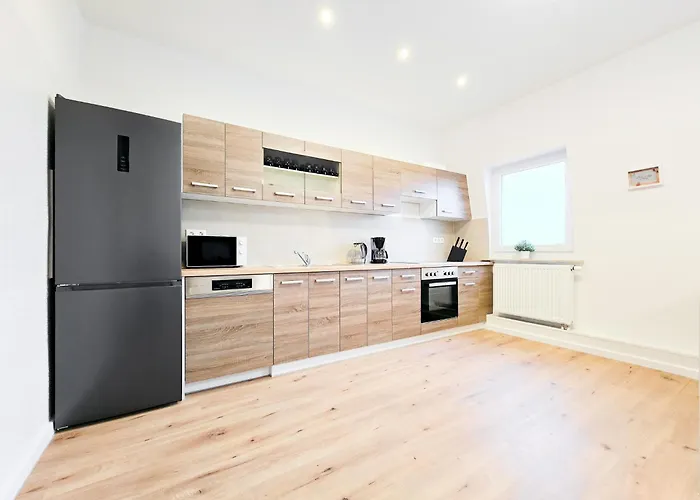 Tolstov - 5 Attic - 3 Bathrooms- Citycenter - 25 Min To Messe Dus