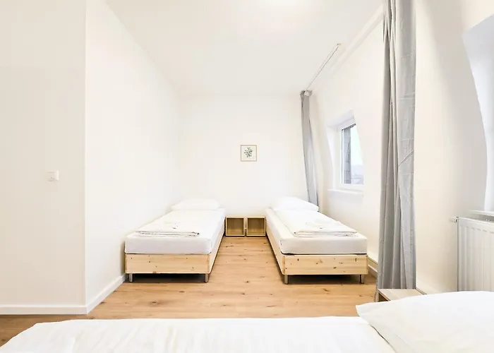 Tolstov - 5 Attic - 3 Bathrooms- Citycenter - 25 Min To Messe Dus Крефельд