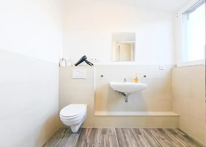 Tolstov - 5 Attic - 3 Bathrooms- Citycenter - 25 Min To Messe Dus