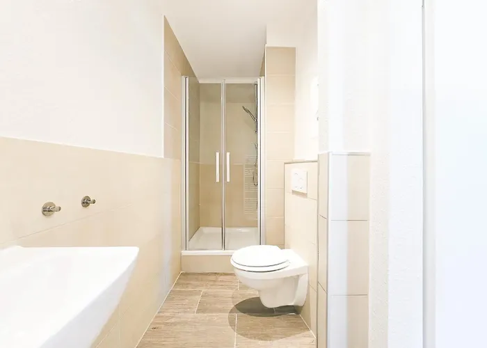 Tolstov - 5 Attic - 3 Bathrooms- Citycenter - 25 Min To Messe Dus Апартаменты