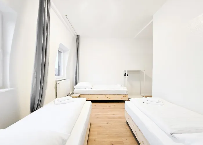 Tolstov - 5 Attic - 3 Bathrooms- Citycenter - 25 Min To Messe Dus *