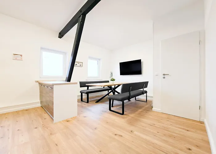Tolstov - 5 Attic - 3 Bathrooms- Citycenter - 25 Min To Messe Dus *