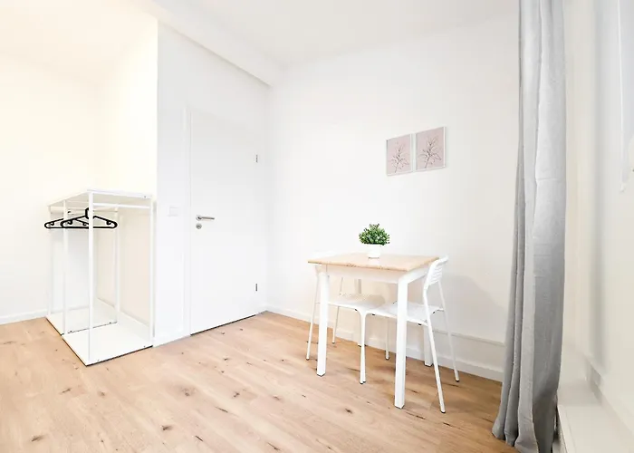 Tolstov - 5 Attic - 3 Bathrooms- Citycenter - 25 Min To Messe Dus Апартаменты *